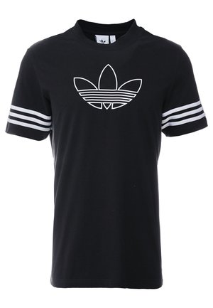 T-shirt noir à manches courtes avec logo trèfle Adidas blanc sur la poitrine et trois bandes blanches sur chaque manche.