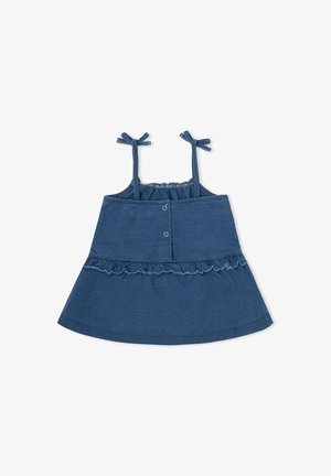 Vestido azul para niña pequeña con lazos en los hombros, botones a presión al frente y un detalle de volantes en la línea de la cintura.