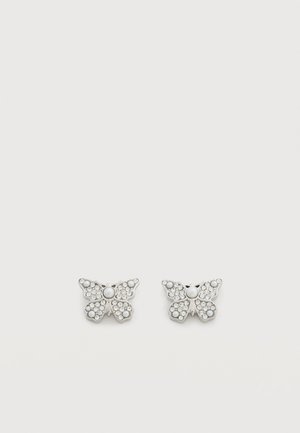 Orecchini a perno a forma di farfalla in argento decorati con piccoli cristalli trasparenti su uno sfondo bianco uniforme.