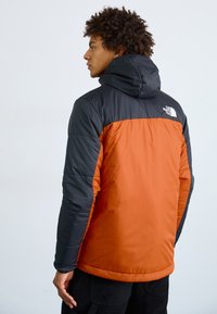 The North Face LIMBARA LIGHT SYNTH HOODIE - Ελαφρύ μπουφάν - earthen copper
