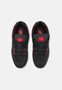 Vans SPEED LS UNISEX - Gördeszkacipők - pop black/red