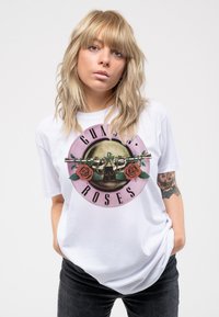 Paradiso Clothing GUNS N' ROSES CLASSIC LOGO BOYFRIEND FIT - Print T-shirt - white
