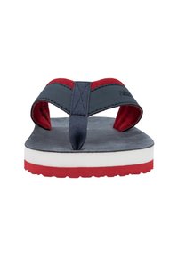 Tongs bleues et rouges avec une sangle texturée, un coussin de pied doux et une semelle en caoutchouc blanche avec un accent rouge le long du bord.