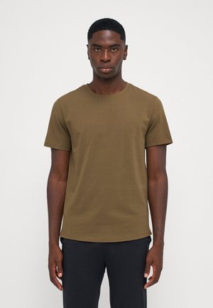 Olivgrünes T-Shirt mit kurzen Ärmeln, Rundhalsausschnitt und leichtem, glattem Stoff. Verfügt über ein dezentes Logo in der Nähe des Saums.
