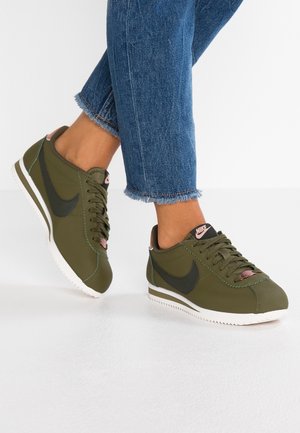 Baskets basses - olive