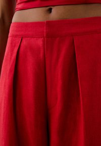 Scalpers DRAPPED - Stoffhose - red
