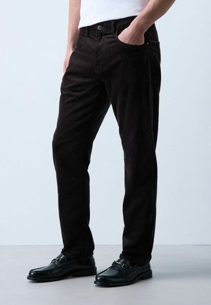 Next, SLIM FIT - MOTIONFLEX CORD TROUSERS - Trousers - dark purple