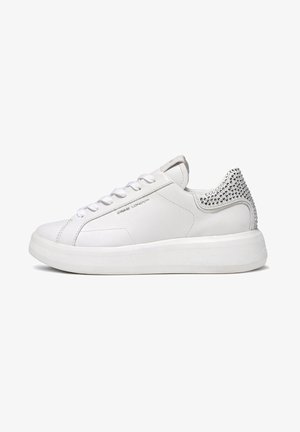 LOW TOP LEVEL UP - Trainers - bianco