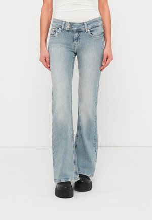 ONLTIGER DOUBLE BUTTON - Flared jeans - medium blue denim