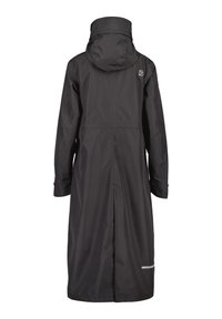 Svart vattentät kappa med huva, lång ärm och midikort längd. Har en reflexrem på ryggen och en figurnära midja.