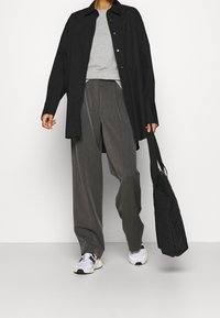 Tommy Hilfiger Jednoduché tričko - grey