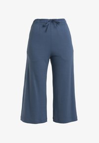 Ei valittu, MEDIUM BLUE