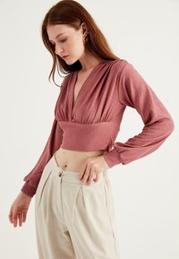 Herita SHOULDER RUFFLE DETAILED WITH FRONT - Camicetta - pink
