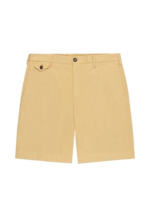 Beige knielange korte broek met knoopsluiting, steekzakken aan de voorkant, riemlussen en een klein klepzakje met een knoop aan de linkerkant.