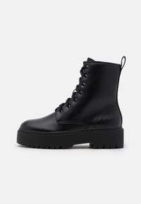Plateaustiefelette - black