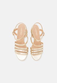 Anna Field Sandaalid - gold