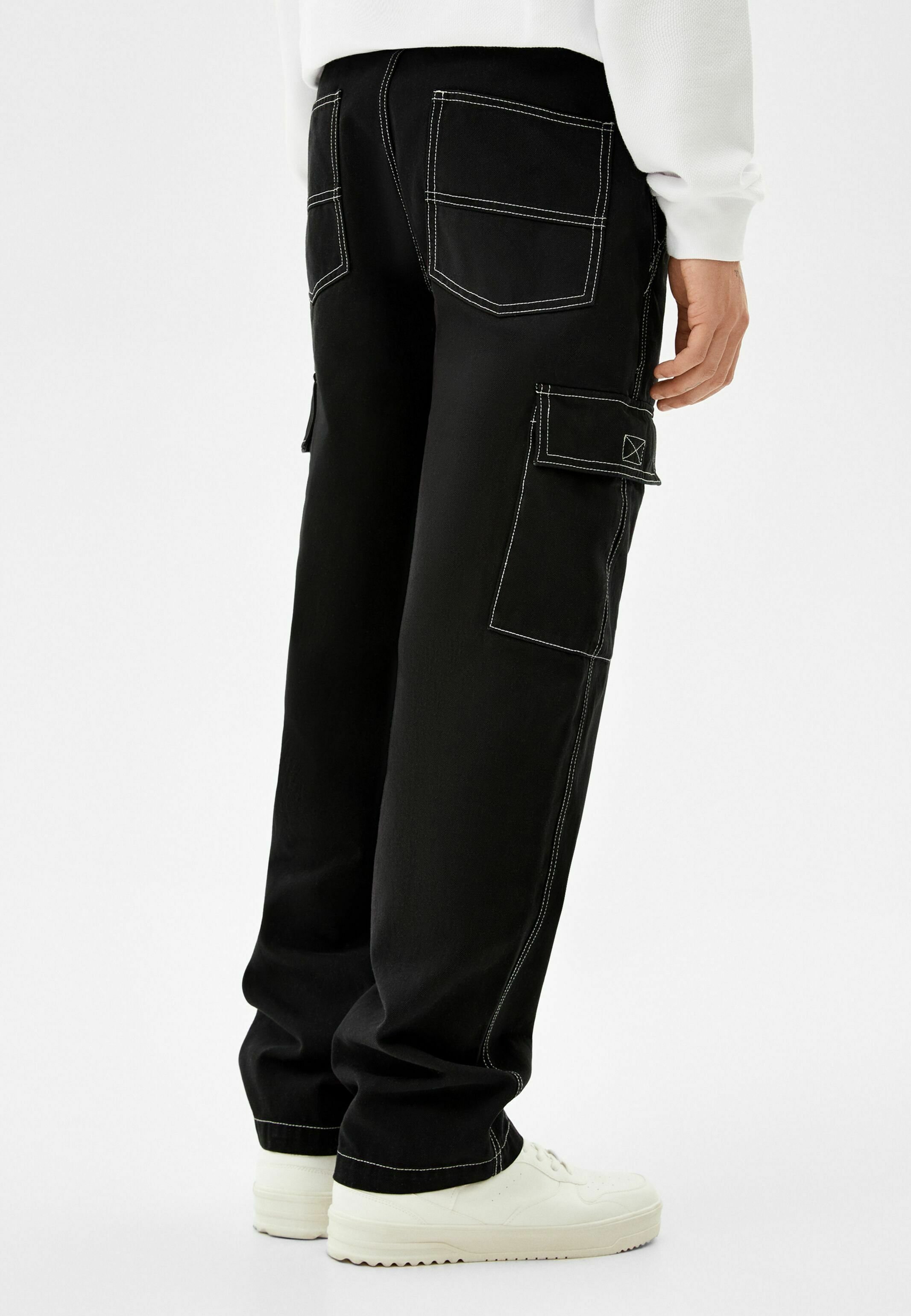 Bershka UTILITY - Cargo trousers - black - Zalando.de