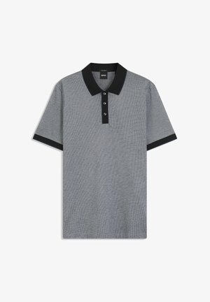 Polo gris à manches courtes avec col noir, patte de boutonnage noire avec trois boutons et poignets noirs.