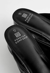 Next FOREVER COMFORT TOE POST - T-rihmaga sandaalid - black