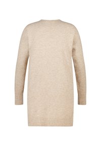 Beige gebreide trui met een relaxte pasvorm, lange mouwen en geribbelde manchetten en zoom. Zachte textuur en eenvoudig ontwerp zonder versieringen.