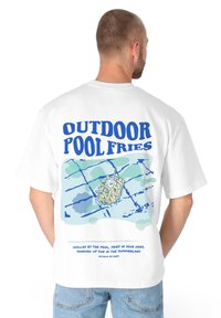 Spitzbub OUTDOOR POOL FRIES - T-shirt print - weiß