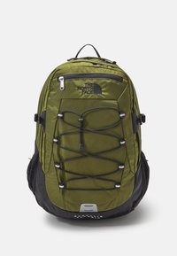 Unselected, forest olive/black