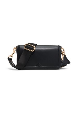 Borsa a mano in pelle sintetica nera con hardware dorato, forma rettangolare, tracolla regolabile e accentuazione triangolare sul lato.