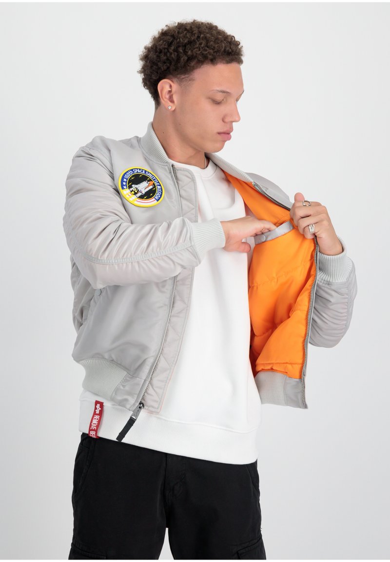 ALPHA INDUSTRIES NASA MA-1 アルファナサ