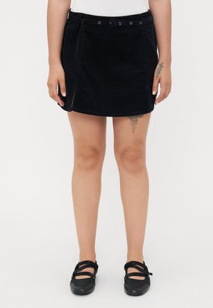 ONLNESSA BELT SKIRT - Miniskjørt - black