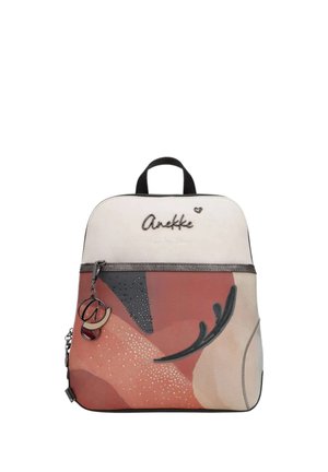 Zainetto piccolo con design astratto in tonalità pastello, manico nero, cerniera argentata e logo "Anekke" sul pannello frontale superiore.