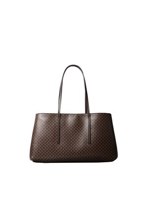 Sac à main en cuir marron foncé avec un subtil motif géométrique répétitif et deux fines bretelles longues sur fond blanc.