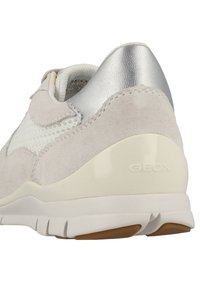 Geox RUSTY HUT DIRTBAG REVERSIBLE BUCKET  - Zapatillas - blanc