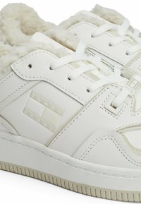 Tommy Jeans WARM BASKETBALL  - Sneakers basse - ecru