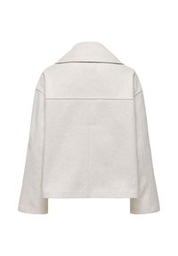 Veste en laine beige clair avec large col, manches longues et ourlet droit, vue de dos sur fond blanc.