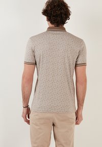 Buratti Pólóing - beige