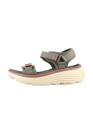 Sandale grise et rose à bout ouvert avec des brides ajustables et une semelle intérieure épaisse blanche amortie étiquetée Max Cushion pour le confort et le soutien.