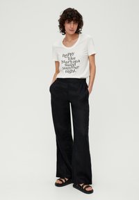 s.Oliver MIT STATEMENT-PRINT - T-shirt z nadrukiem