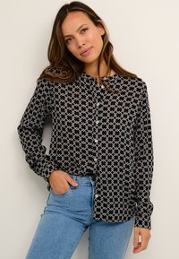 Kaffe - JADEN  - Bluse - black white geometric print Miniaturebillede 1