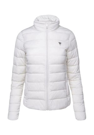Giacca puffer bianca con collare alto, design trapuntato verticale, chiusura frontale con zip e un piccolo logo sul lato sinistro superiore.