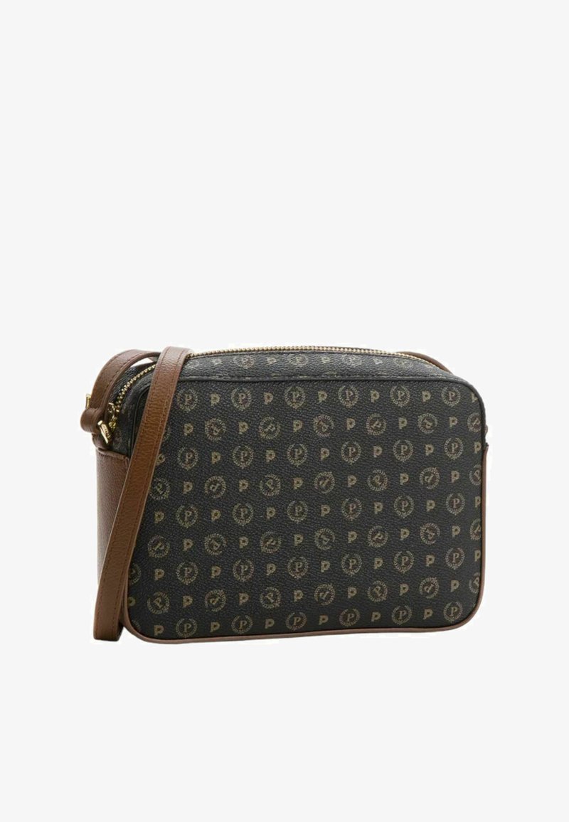 Borsa a tracolla rettangolare con esterno a motivo scuro, dettagli in pelle marrone, chiusura con zip e tracolla regolabile.