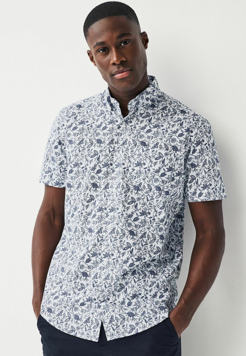 Next OXFORD FIT SHORT SLEEVE REGULAR FIT - Pluus - white blue floral