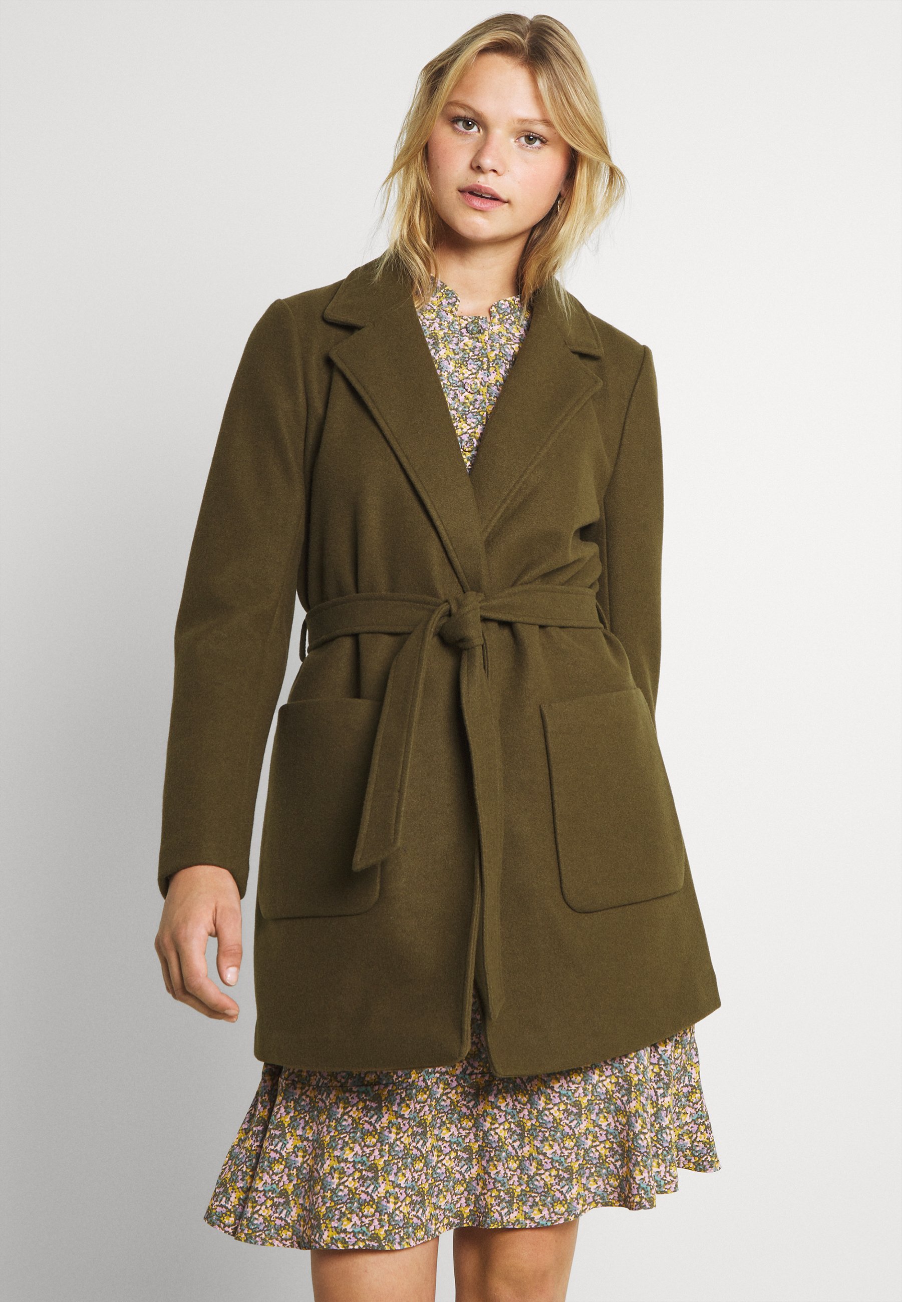 coat belted