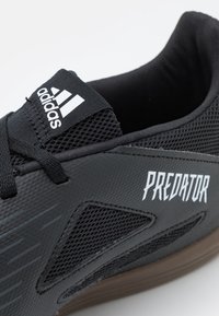 adidas Performance Halowe buty piłkarskie