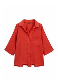 Chemise rouge à boutons en lin. Présente un col à revers, des manches courtes et une poche poitrine unique. Texture lisse avec une coupe décontractée.