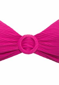 Fuksija bikini gornji dio sa nabranim materijalom, koji sadrži središnji kružni prsten. Teksturalni, lagani materijal s nabranim dizajnom.