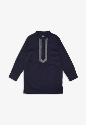 Camicia blu navy a maniche lunghe realizzata in tessuto intrecciato con colletto alto. Presenta un intricato ricamo argentato lungo la pattina e i bottoni.