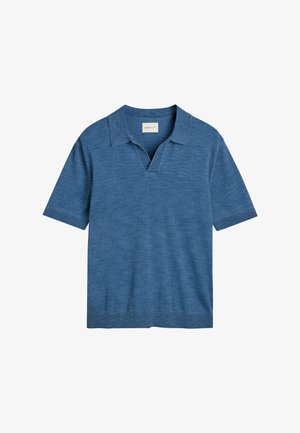 Polo a maniche corte in tessuto di maglia azzurro chiaro, con colletto ampio e orlo a coste. Sottile logo del brand sul petto.