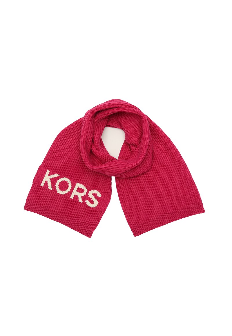 Écharpe rose à côtes avec le mot "KORS" en blanc, dotée d'une texture douce et d'une forme longue et rectangulaire.