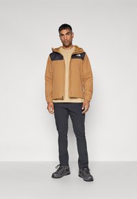 The North Face M ANTORA JACKET - Hardshell-jope - utility brown/black