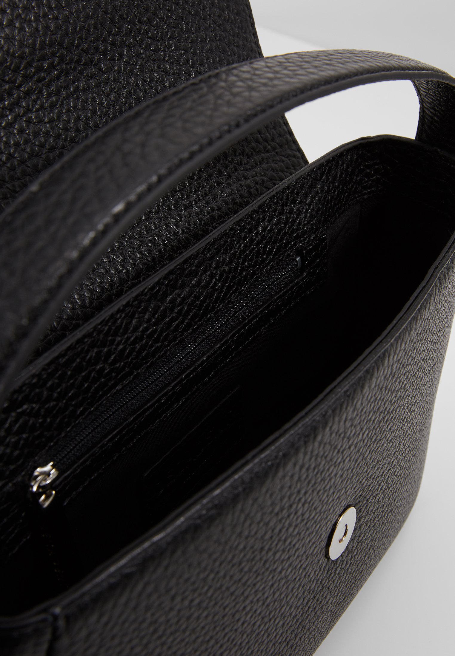 Decadent Copenhagen HALEY HANDBAG Håndveske black Decadent Copenhagen HALEY HANDBAG Håndveske oat Zalando.no